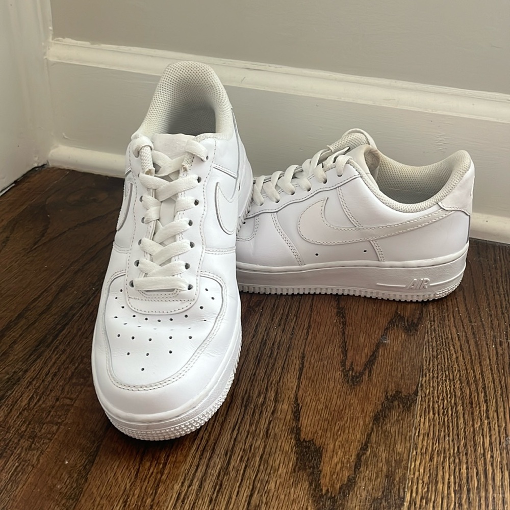 White Nike Air Force 1
